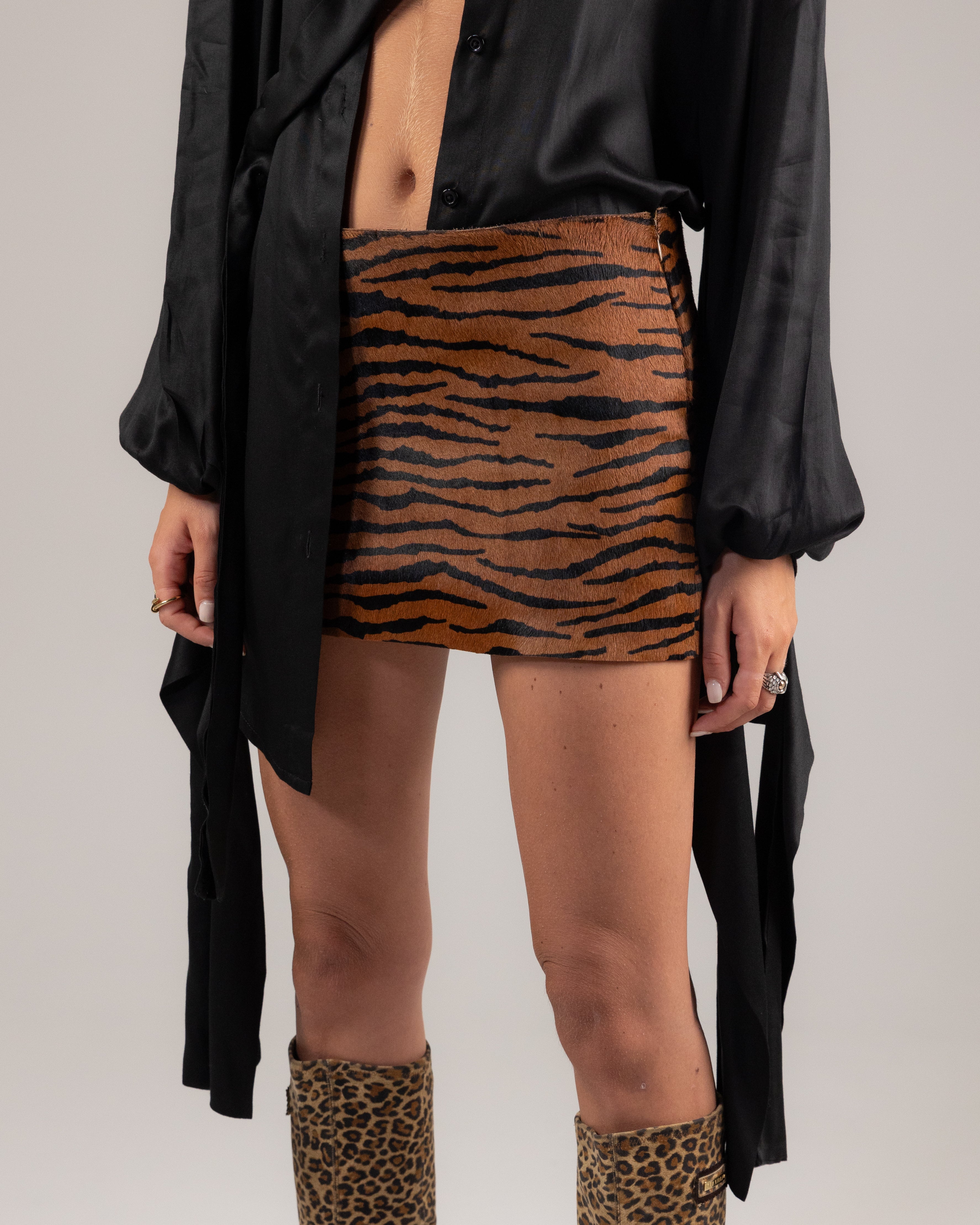 "Andrea" tiger mini skirt